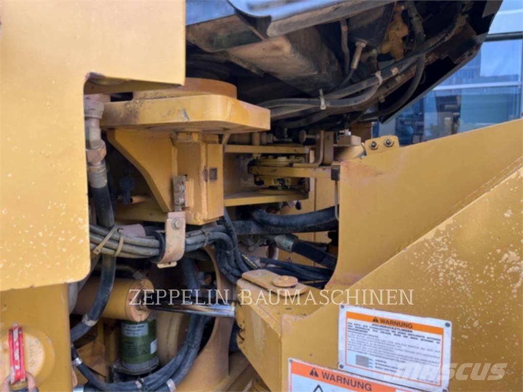 CAT 950G Gumikerekes homlokrakodók
