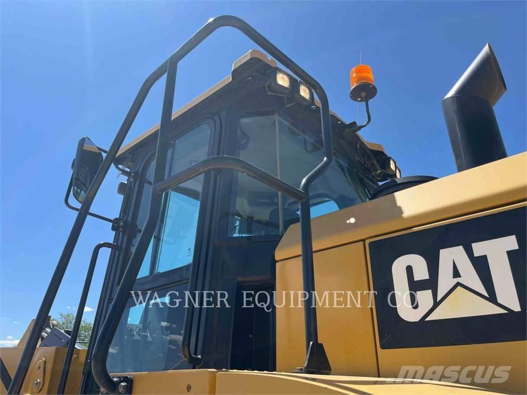 CAT 950GC Gumikerekes homlokrakodók