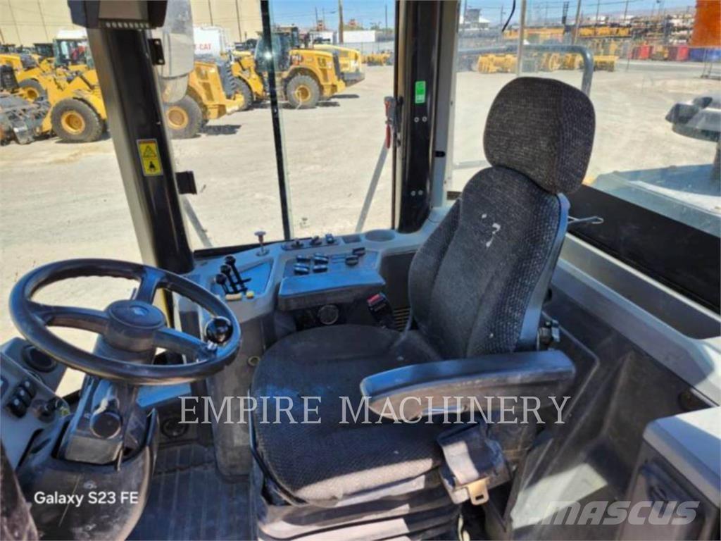 CAT 950GC Gumikerekes homlokrakodók