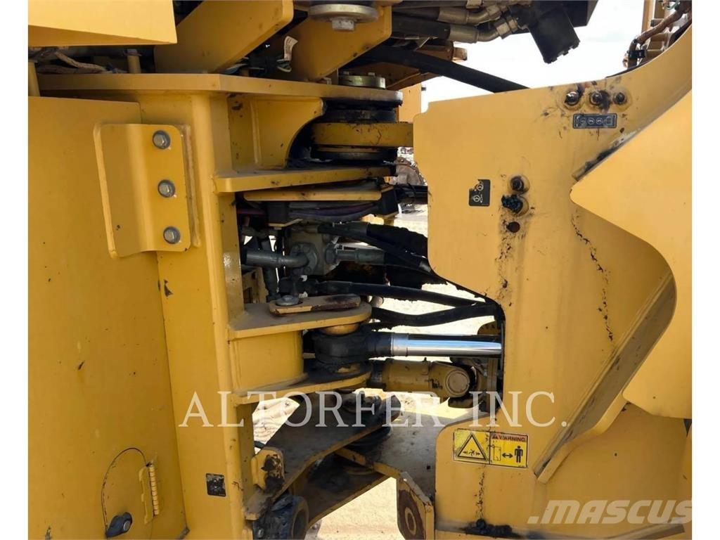 CAT 950GC Gumikerekes homlokrakodók