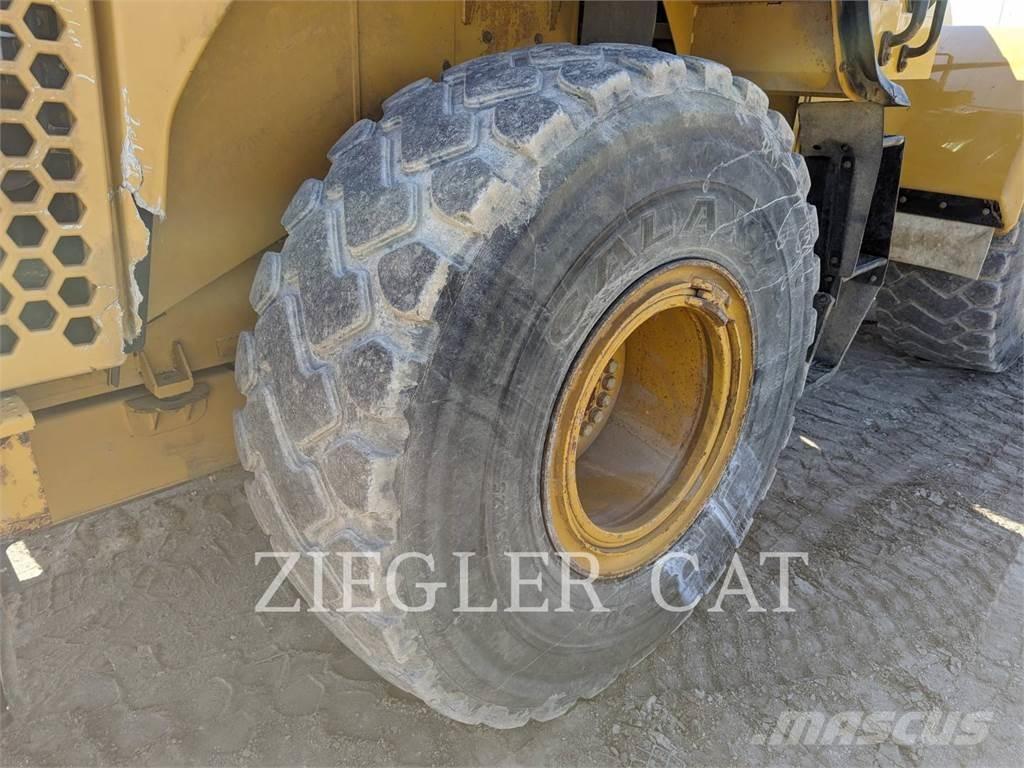 CAT 950K Gumikerekes homlokrakodók