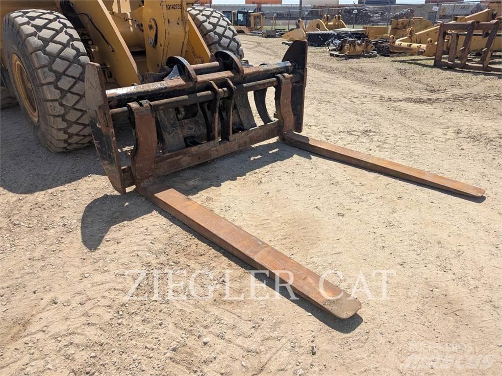 CAT 950K Gumikerekes homlokrakodók