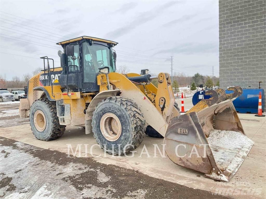 CAT 950K Gumikerekes homlokrakodók