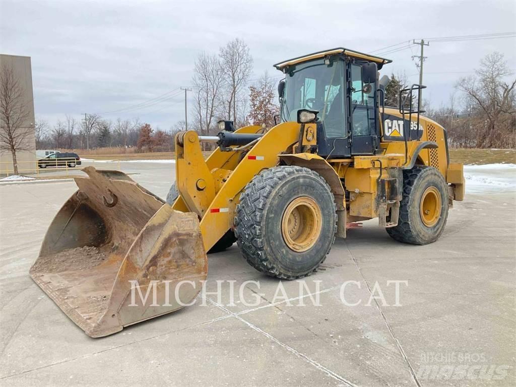 CAT 950K S Gumikerekes homlokrakodók