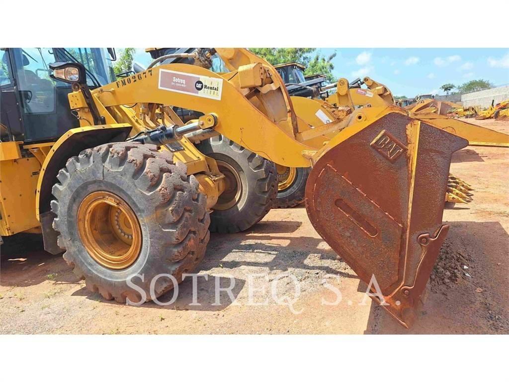 CAT 950L Gumikerekes homlokrakodók