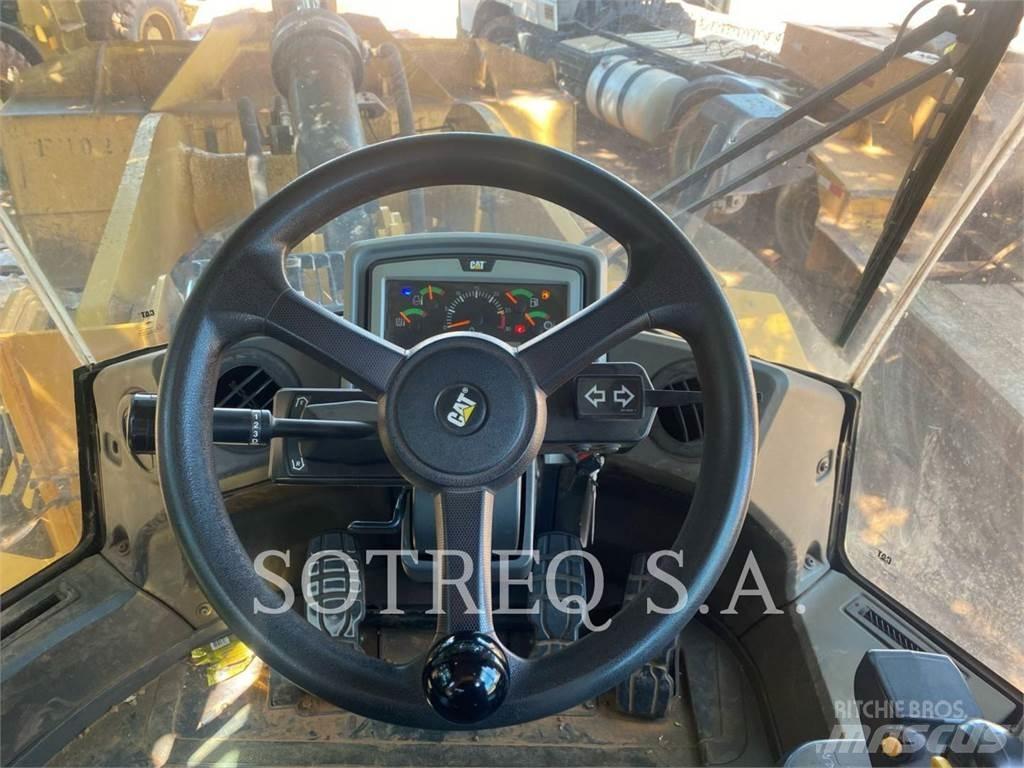 CAT 950L Gumikerekes homlokrakodók