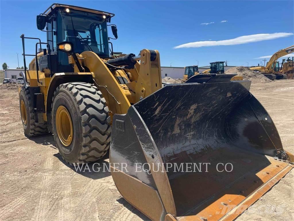 CAT 950M Gumikerekes homlokrakodók
