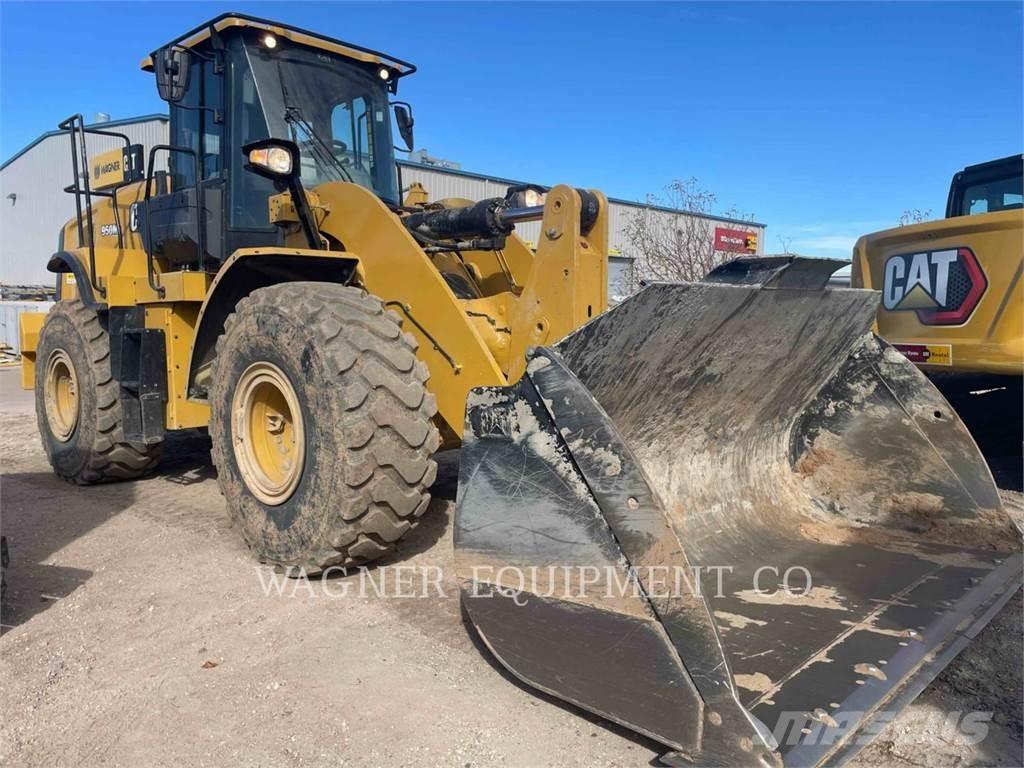 CAT 950M Gumikerekes homlokrakodók