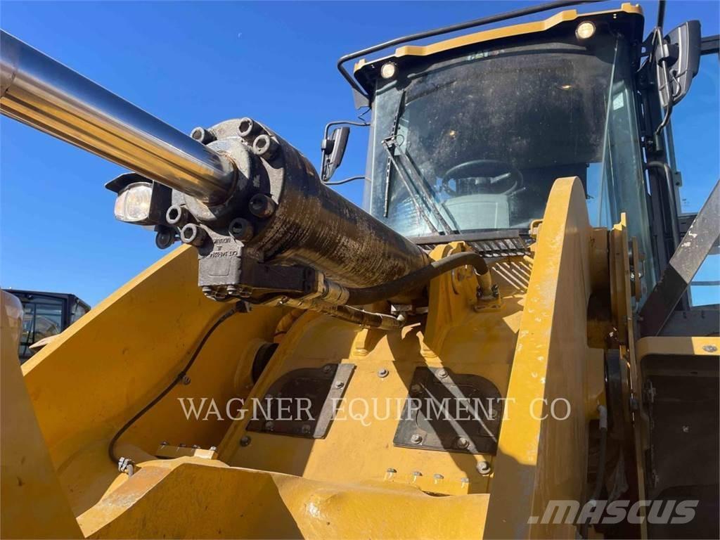CAT 950M Gumikerekes homlokrakodók