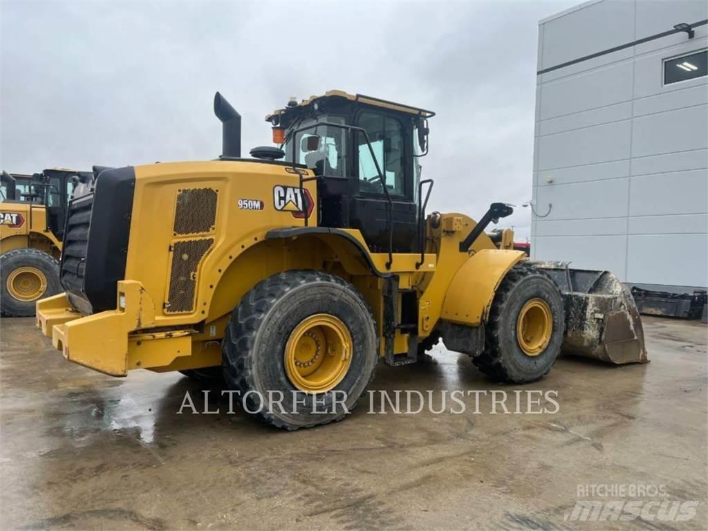 CAT 950M Gumikerekes homlokrakodók