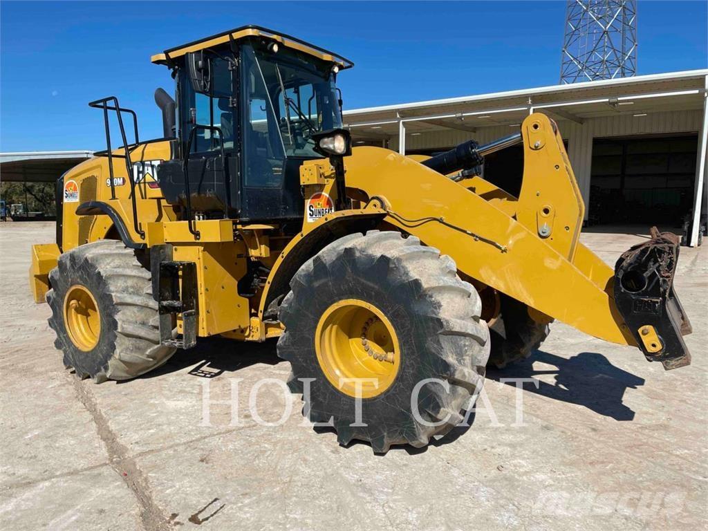 CAT 950M Gumikerekes homlokrakodók