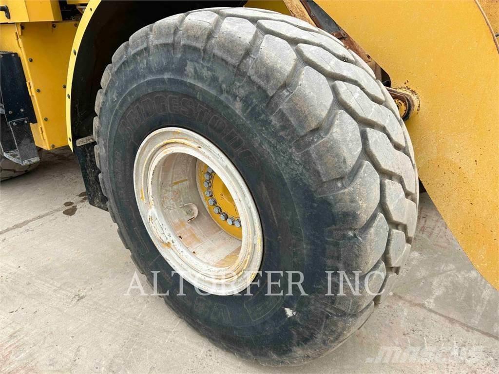 CAT 950M Gumikerekes homlokrakodók