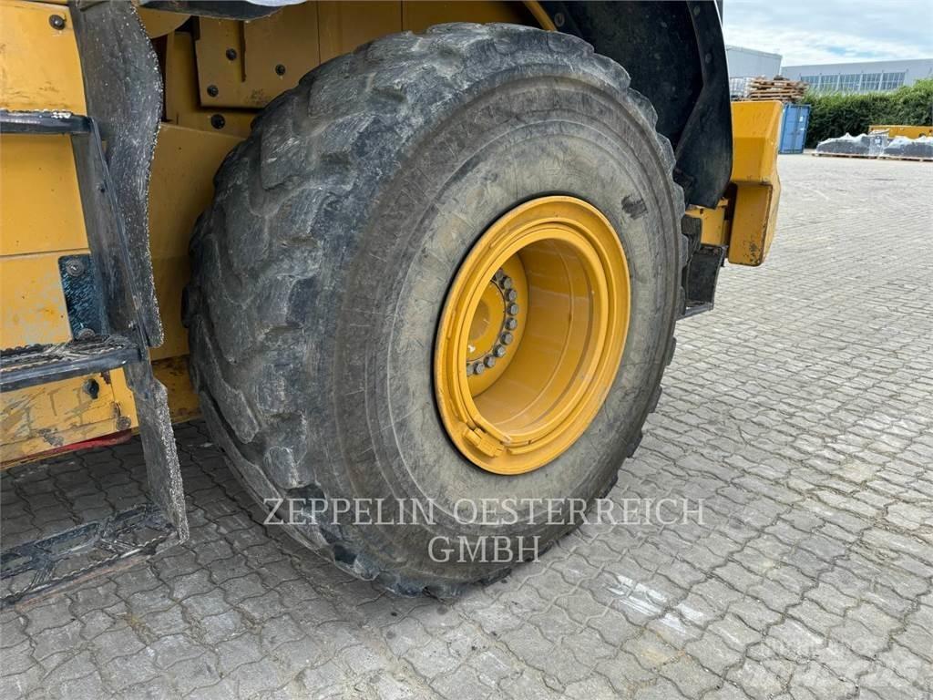 CAT 950M Gumikerekes homlokrakodók