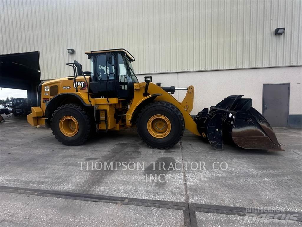 CAT 950M Gumikerekes homlokrakodók