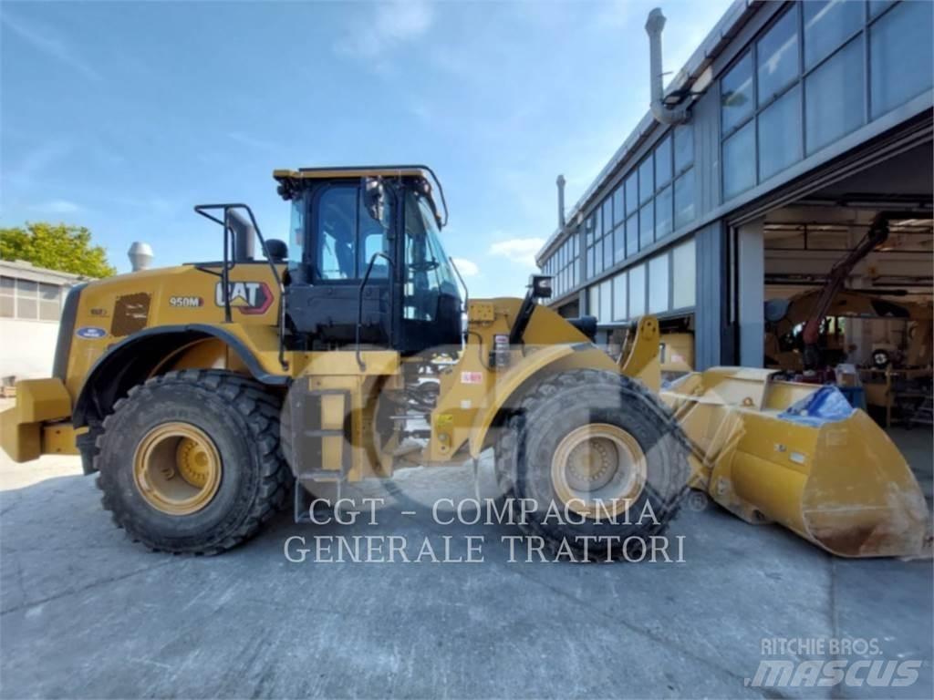 CAT 950M Gumikerekes homlokrakodók