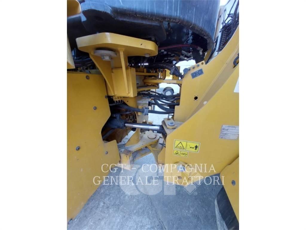CAT 950M Gumikerekes homlokrakodók