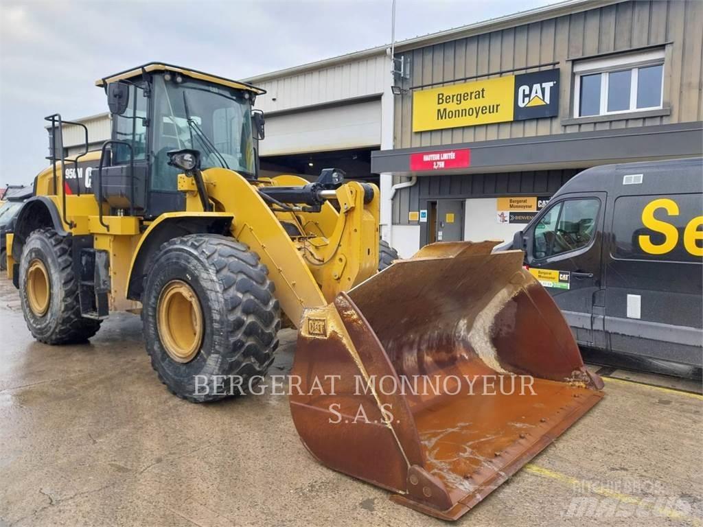 CAT 950M Gumikerekes homlokrakodók