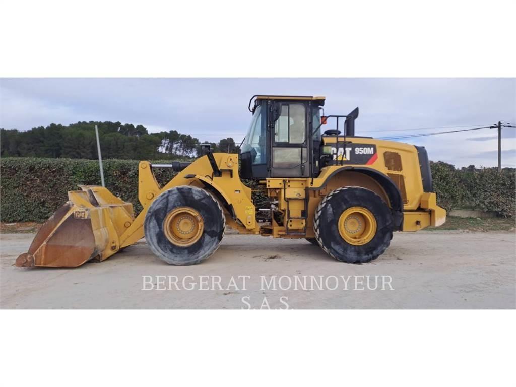 CAT 950M Gumikerekes homlokrakodók