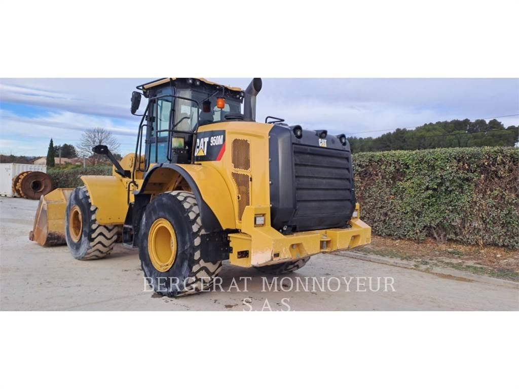 CAT 950M Gumikerekes homlokrakodók