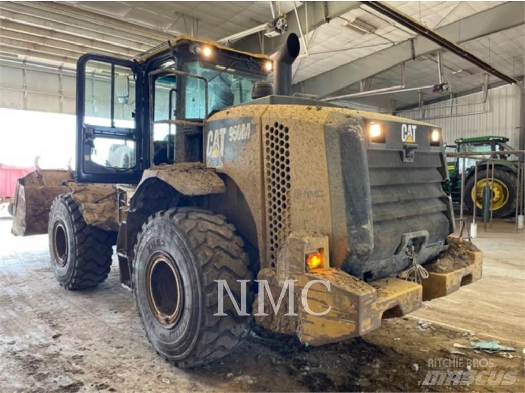 CAT 950M Gumikerekes homlokrakodók