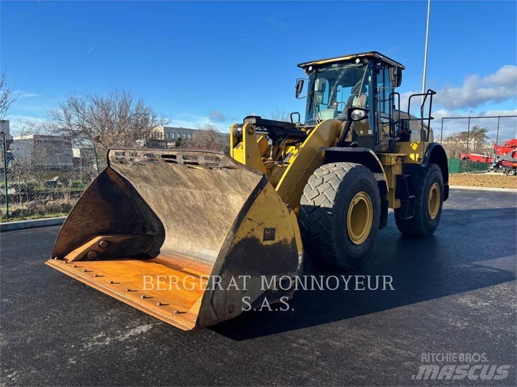 CAT 950M Gumikerekes homlokrakodók