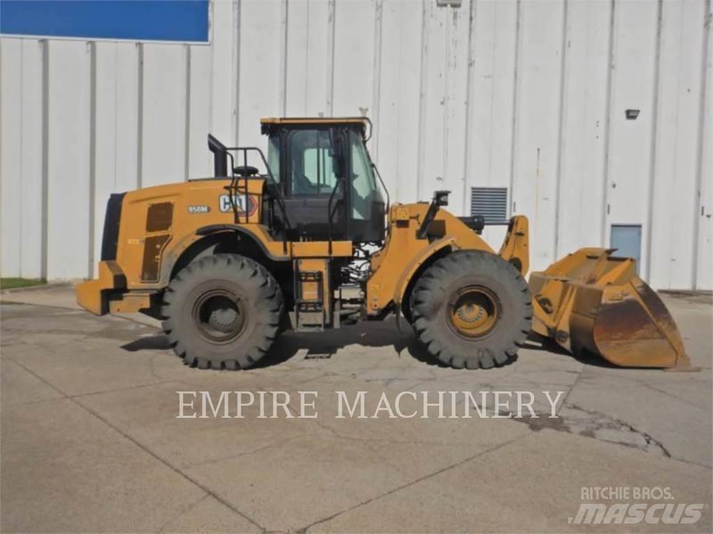 CAT 950M Gumikerekes homlokrakodók