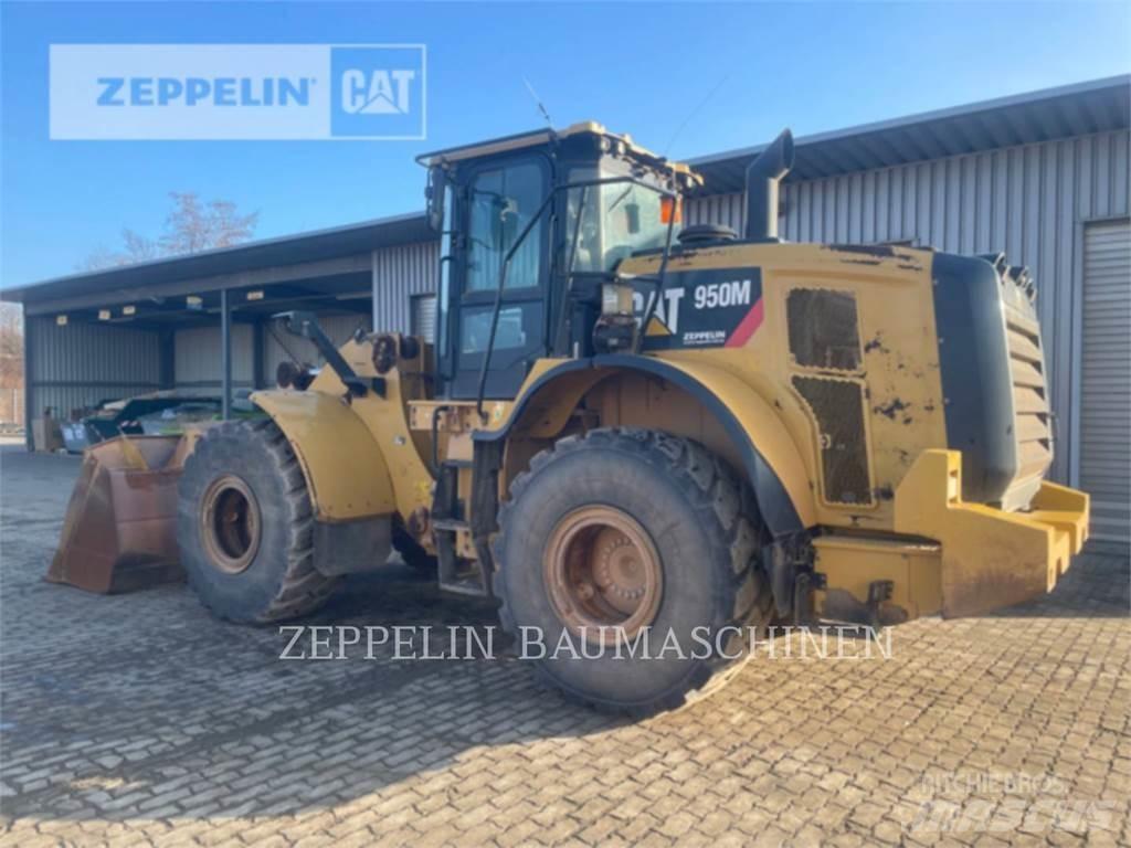 CAT 950M Gumikerekes homlokrakodók