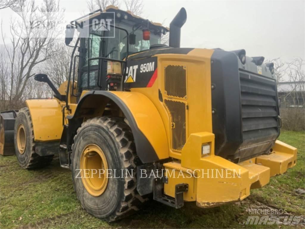 CAT 950M Gumikerekes homlokrakodók