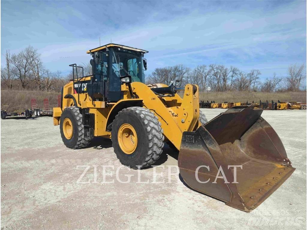 CAT 950M Gumikerekes homlokrakodók