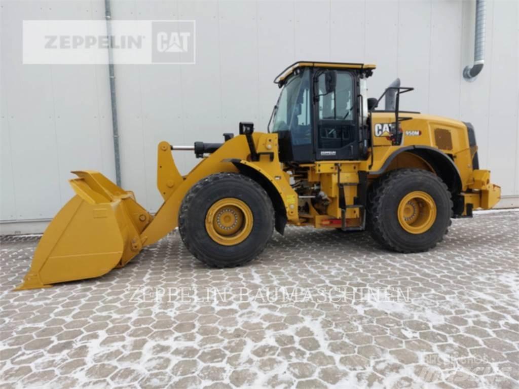 CAT 950M Gumikerekes homlokrakodók