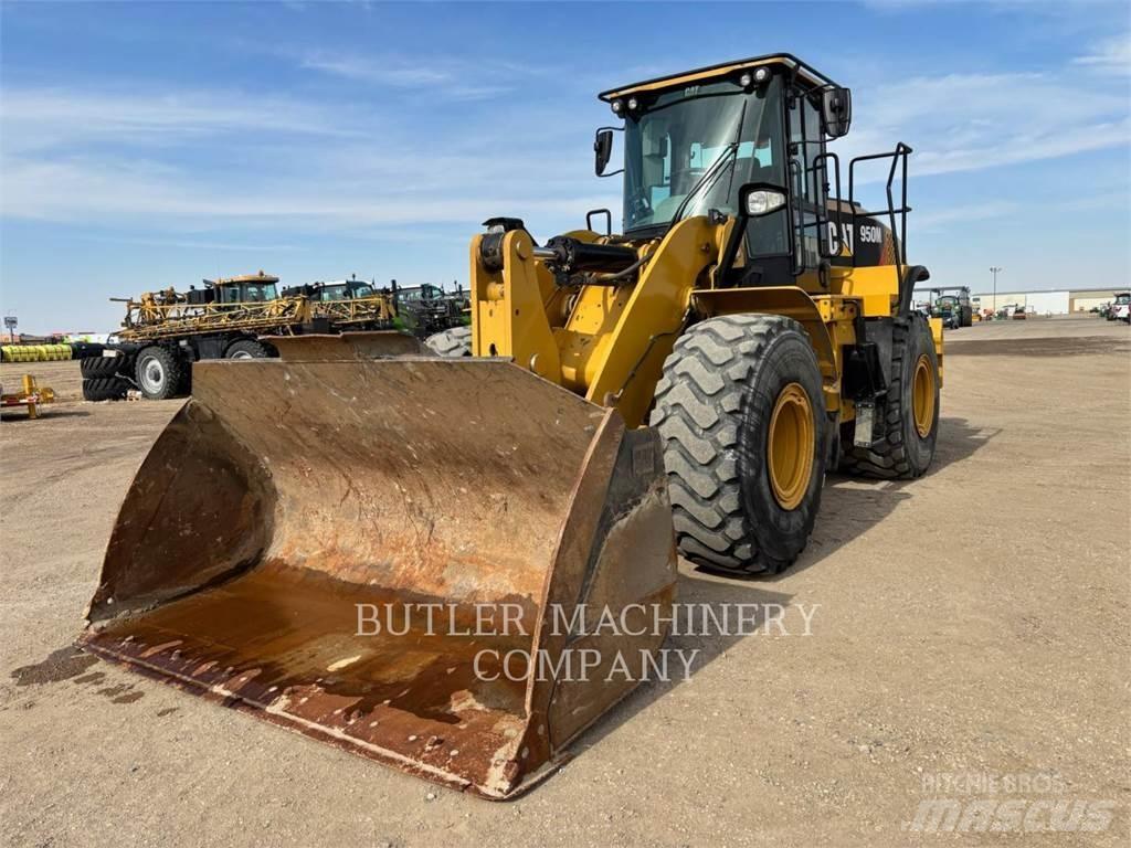 CAT 950M Gumikerekes homlokrakodók