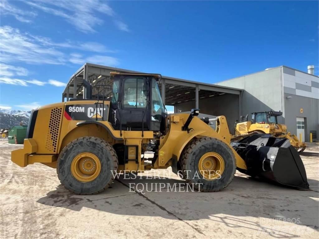 CAT 950M Gumikerekes homlokrakodók