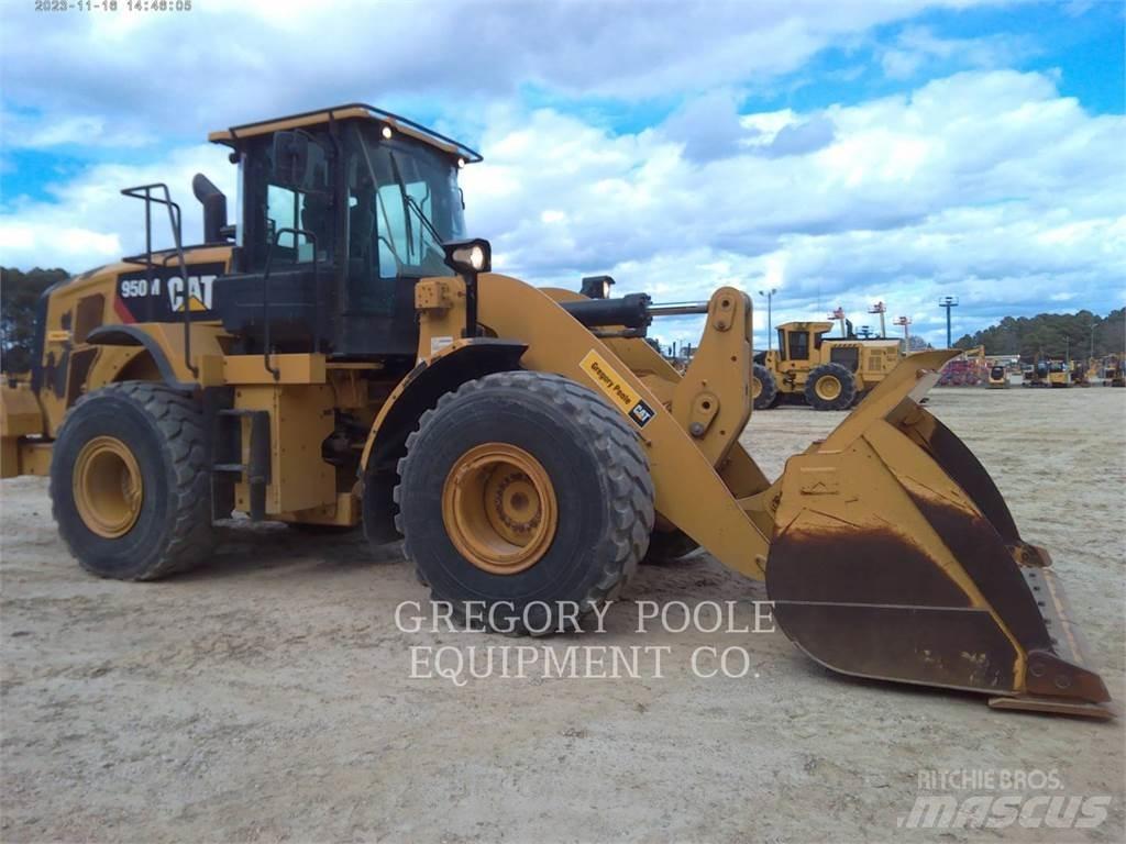 CAT 950M Gumikerekes homlokrakodók
