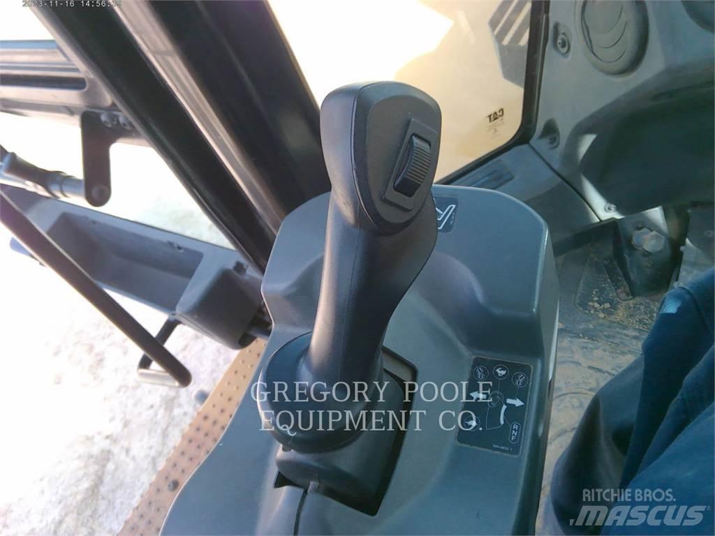 CAT 950M Gumikerekes homlokrakodók