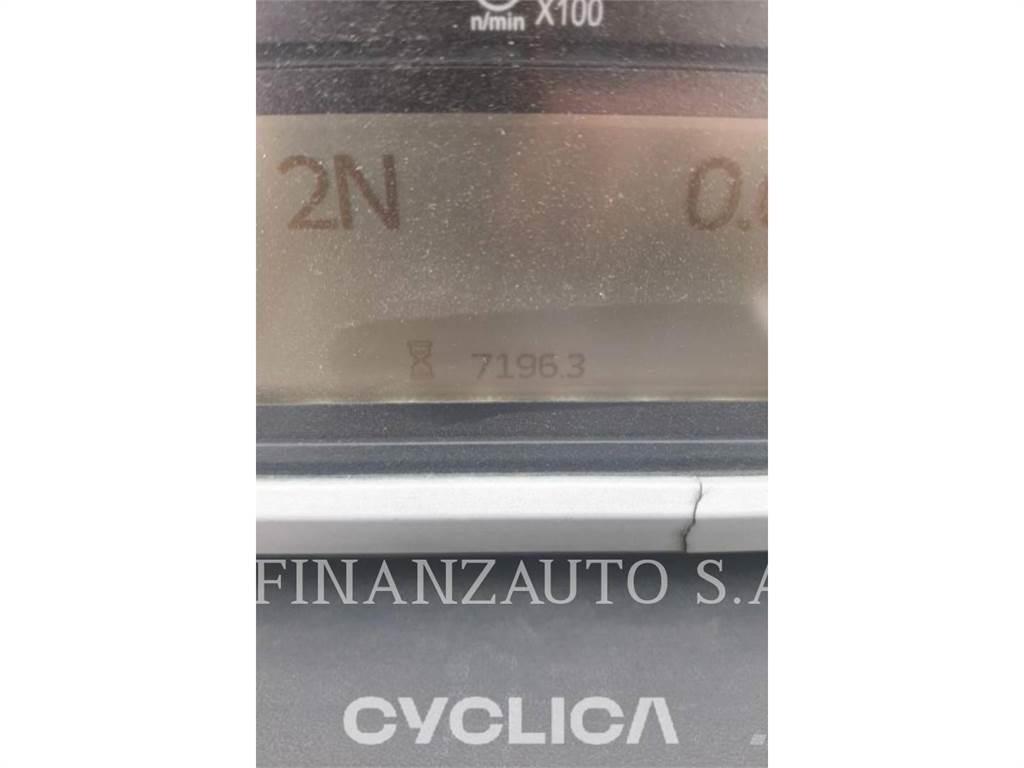 CAT 950M Gumikerekes homlokrakodók