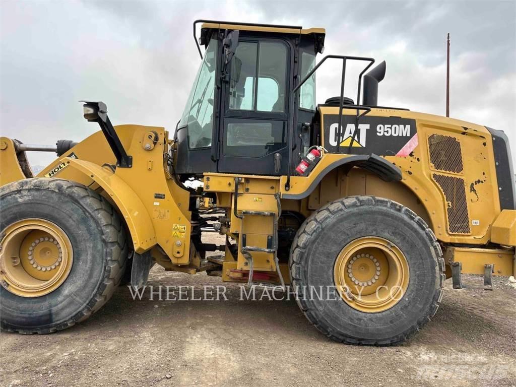 CAT 950M Gumikerekes homlokrakodók