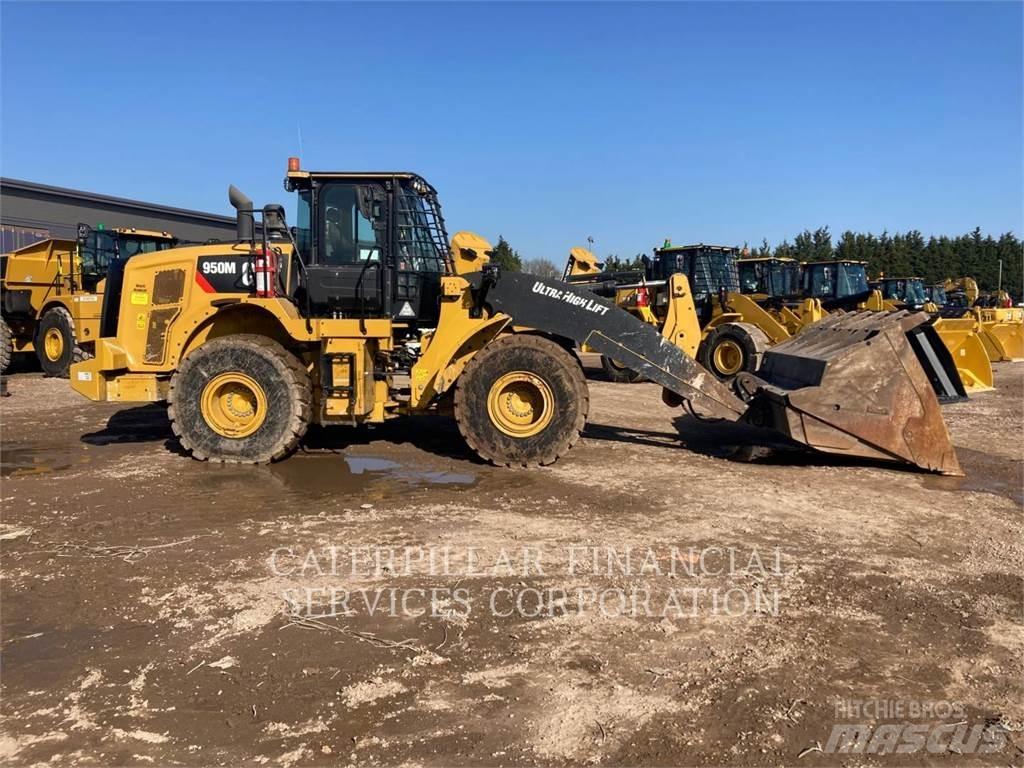 CAT 950M Gumikerekes homlokrakodók