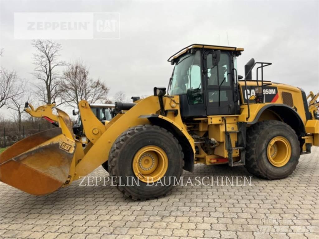 CAT 950M Gumikerekes homlokrakodók