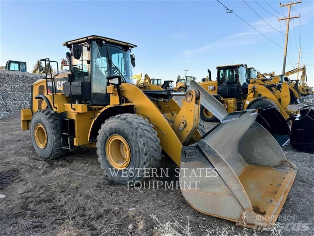 CAT 950M Gumikerekes homlokrakodók