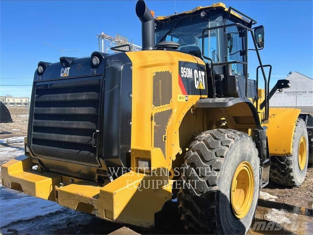 CAT 950M Gumikerekes homlokrakodók