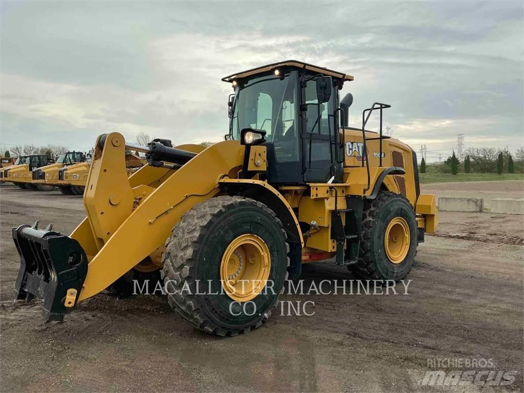 CAT 950M Gumikerekes homlokrakodók