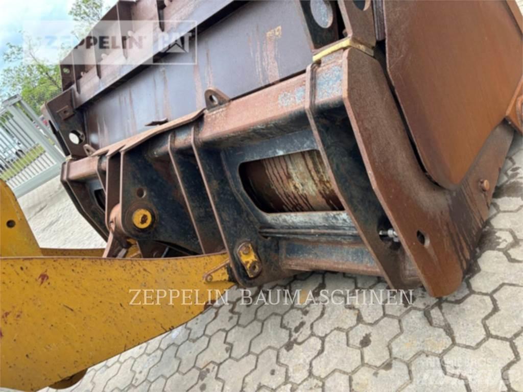 CAT 950M Gumikerekes homlokrakodók