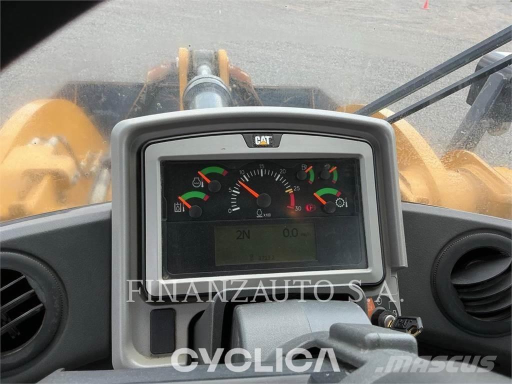 CAT 950M Gumikerekes homlokrakodók