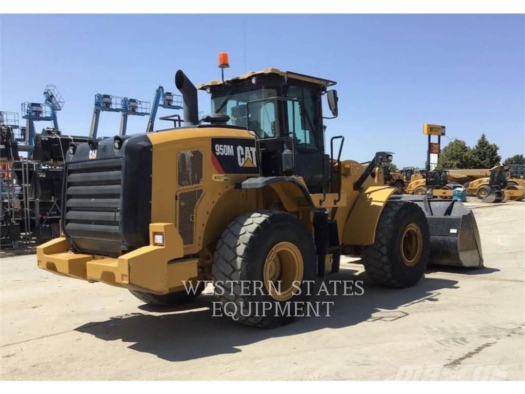 CAT 950M Gumikerekes homlokrakodók