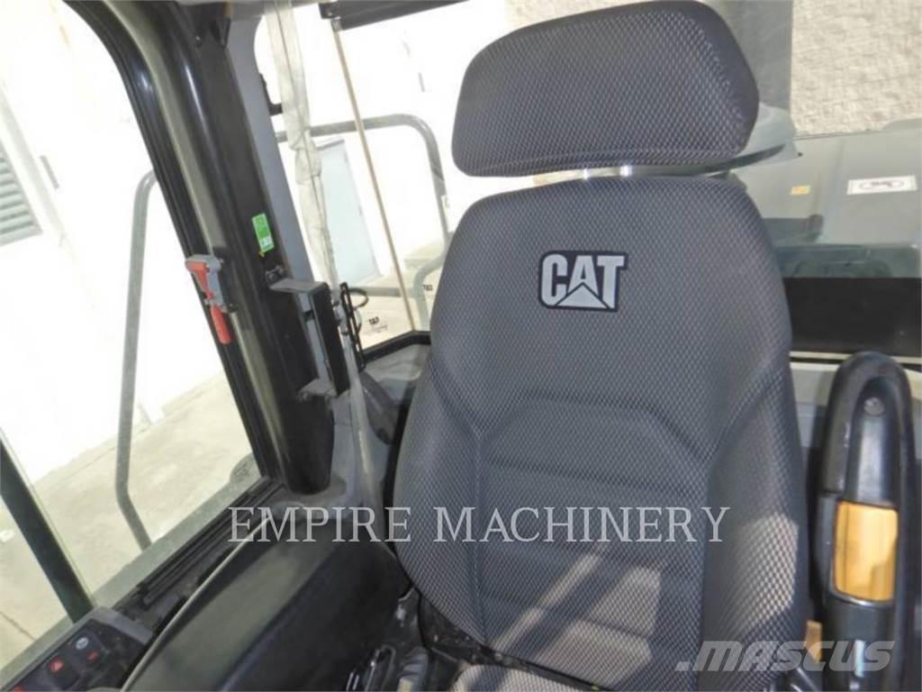 CAT 950M Gumikerekes homlokrakodók