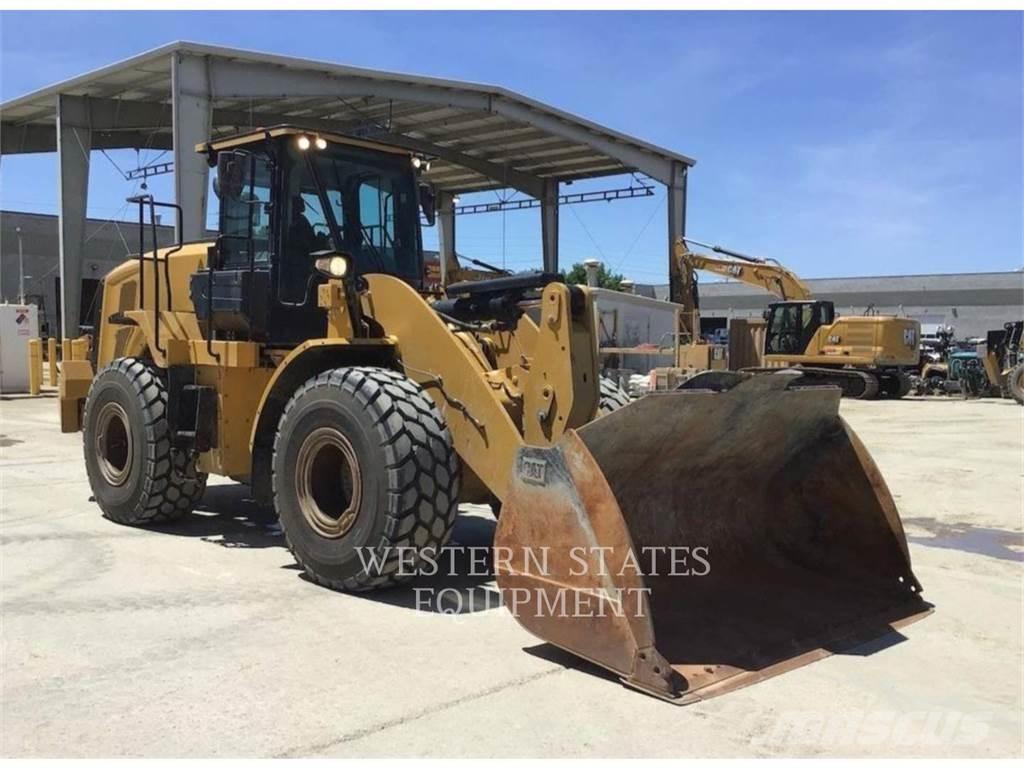 CAT 950M Gumikerekes homlokrakodók