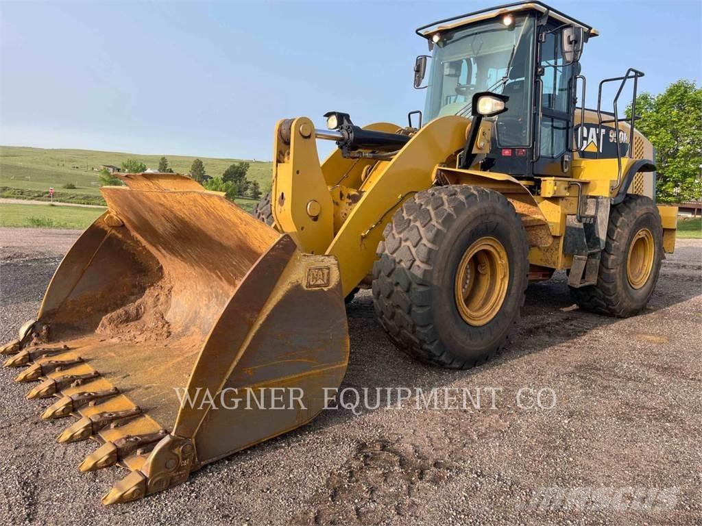 CAT 950M Gumikerekes homlokrakodók