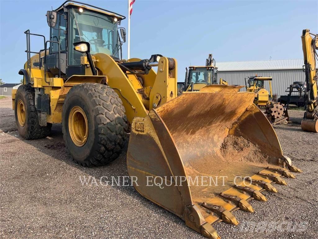 CAT 950M Gumikerekes homlokrakodók