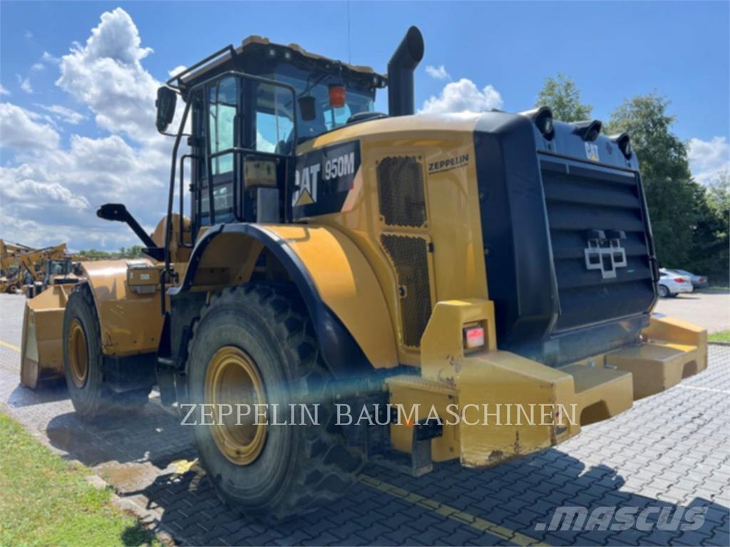 CAT 950M Gumikerekes homlokrakodók