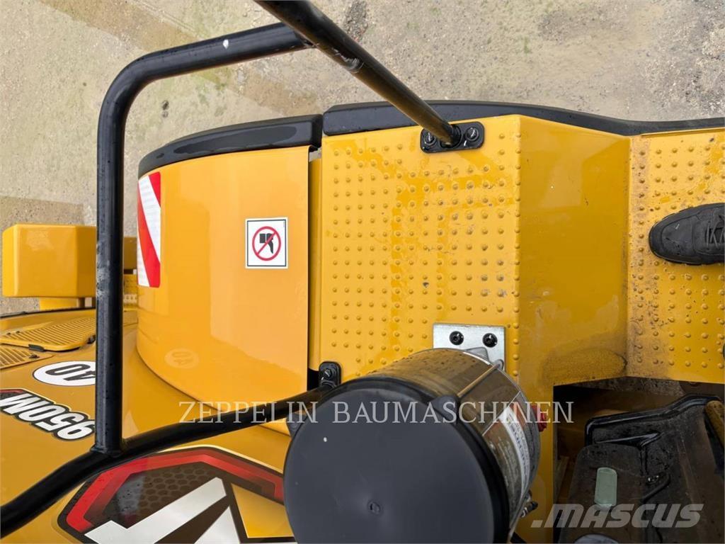 CAT 950M Gumikerekes homlokrakodók